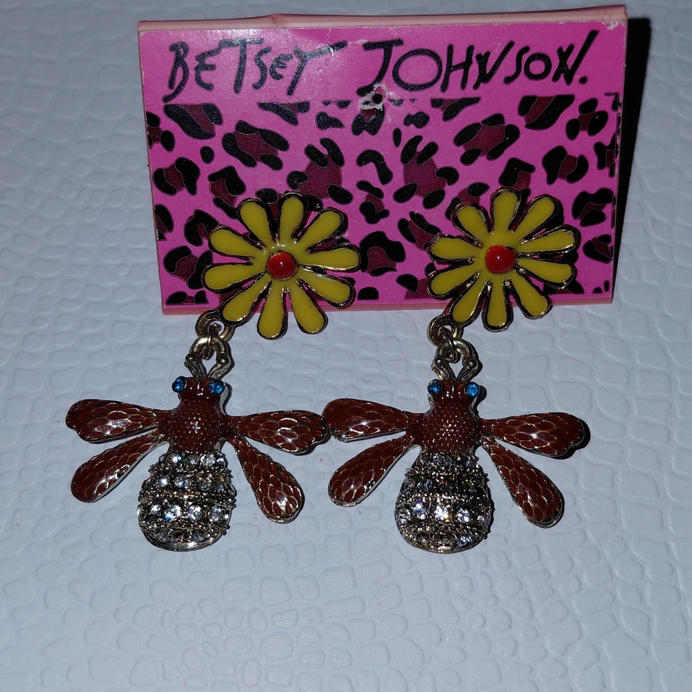 Betsey Johnson Yellow Daisy with Bee Drop Earrings